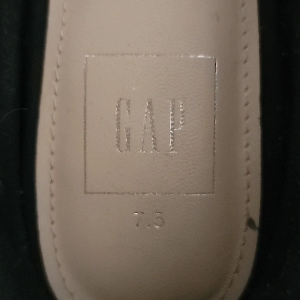 Gap flats - Picture 2 of 4